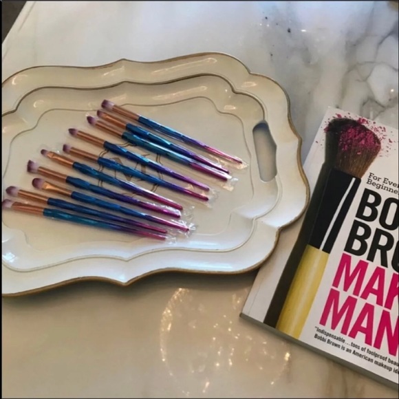 BNWT makeup brushes - Picture 2 of 4